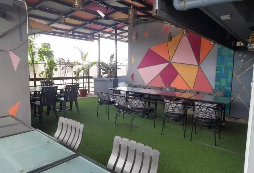 Hotelli Treebo Ivory House