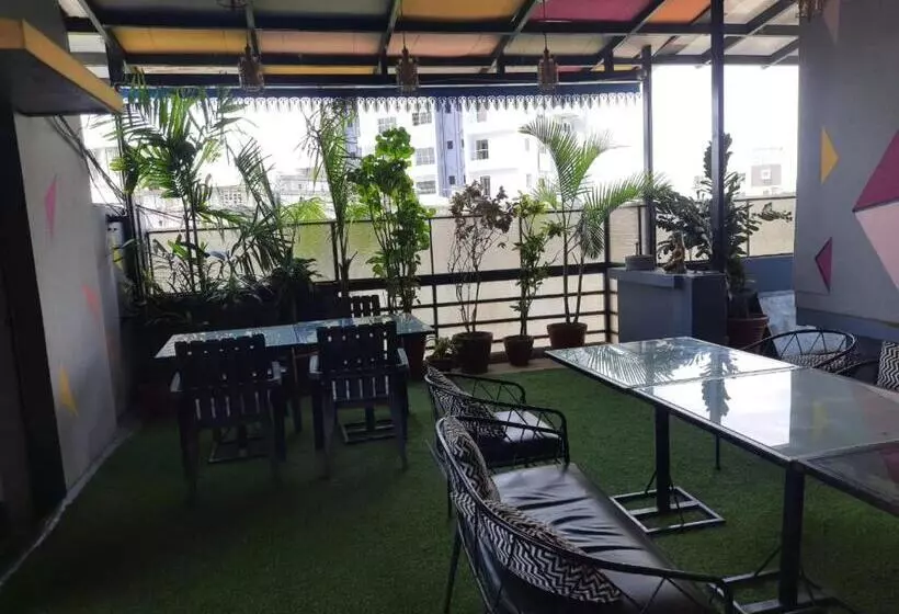 Hotelli Treebo Ivory House