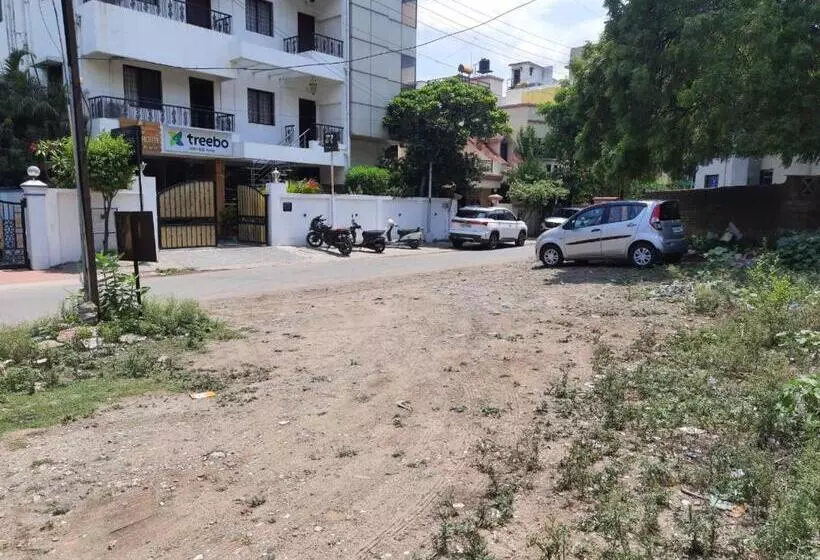 Hotelli Treebo Ivory House