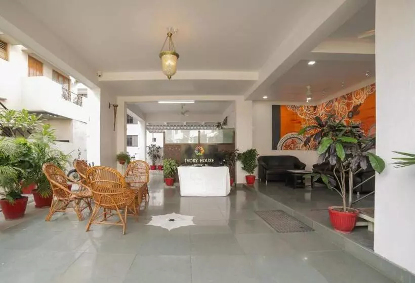 Hotelli Treebo Ivory House