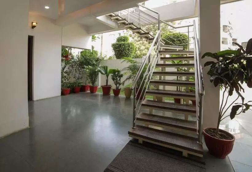 Hotelli Treebo Ivory House