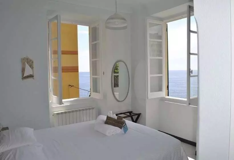 ベッドアンドブレックファースト Al Piccolo Scoglio   Room & Breakfast