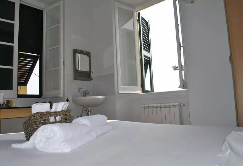 ベッドアンドブレックファースト Al Piccolo Scoglio   Room & Breakfast