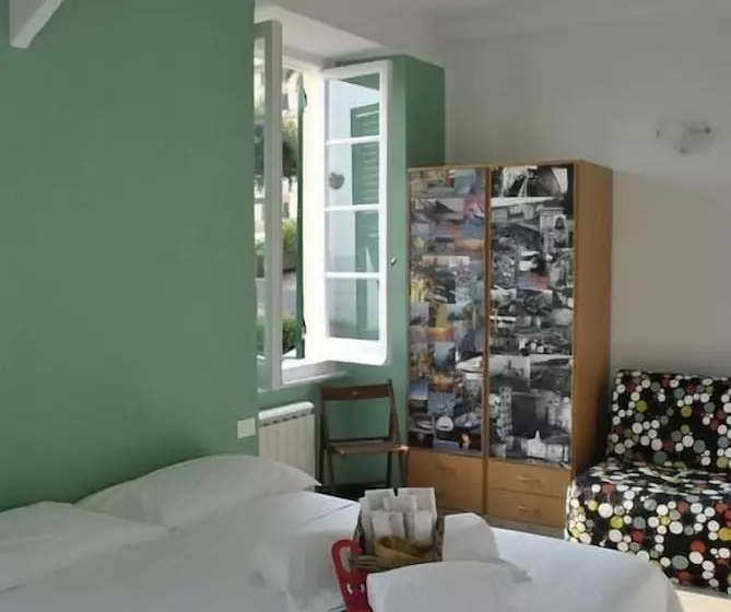 ベッドアンドブレックファースト Al Piccolo Scoglio   Room & Breakfast