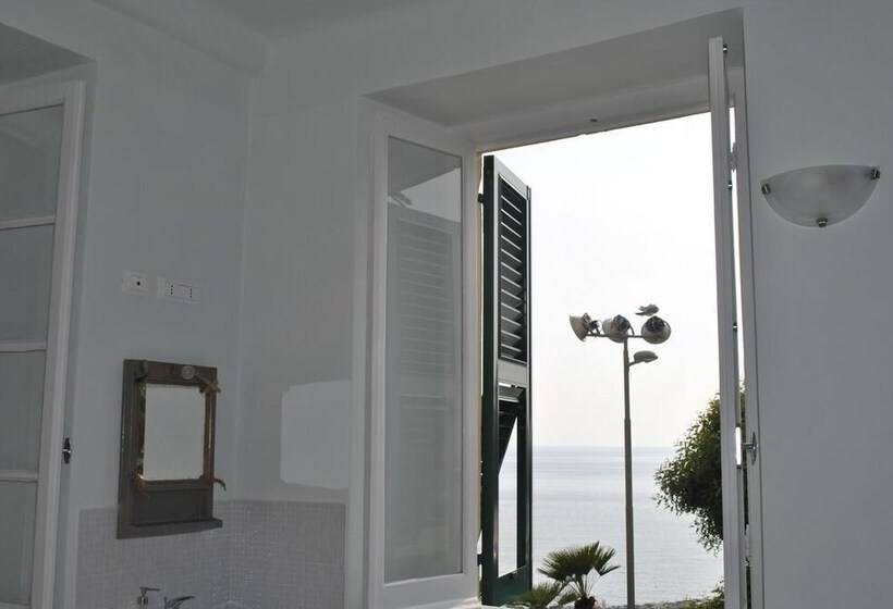 צימר Al Piccolo Scoglio   Room & Breakfast