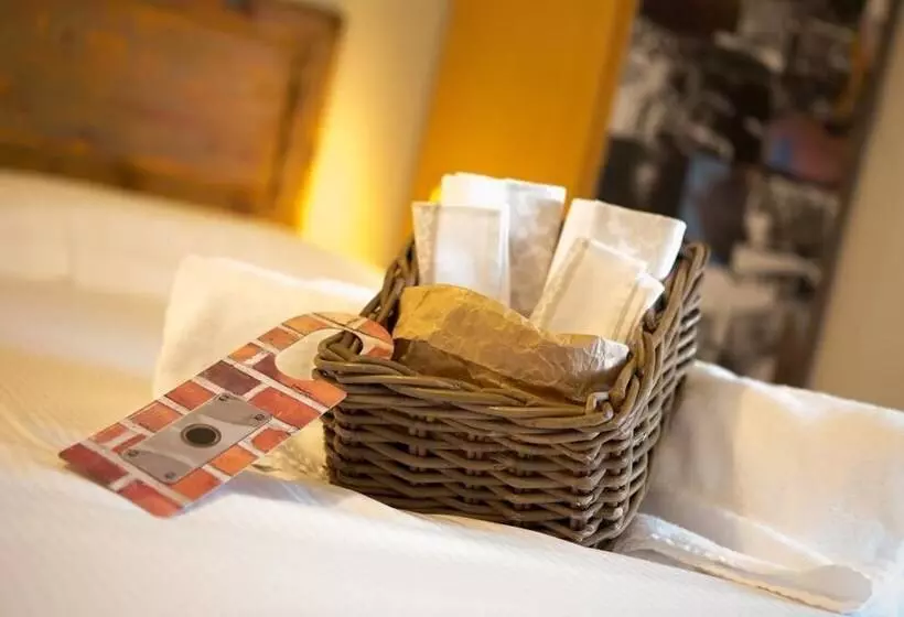 ベッドアンドブレックファースト Al Piccolo Scoglio   Room & Breakfast