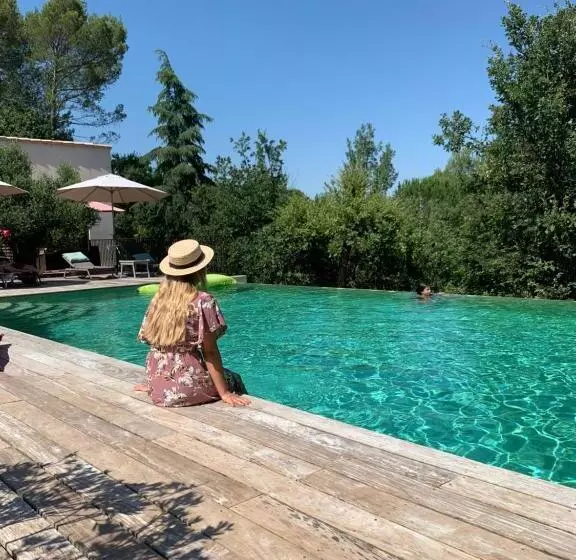 ベッドアンドブレックファースト Sous Les Oliviers   Jacuzzi   Studios De Standing Tout équipés