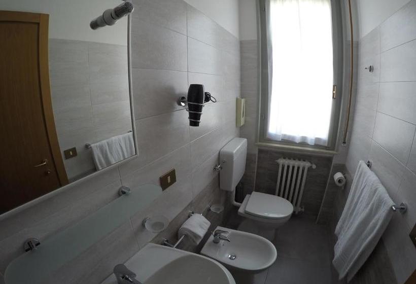 Отель Albergo Esperia