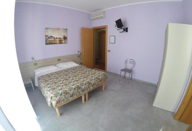 Отель Albergo Esperia