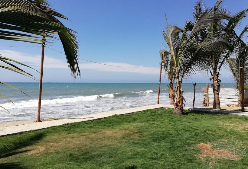 Hotel Hospedaje Cueva Beach