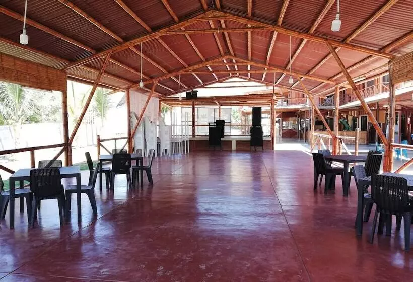 ホテル Hospedaje Cueva Beach