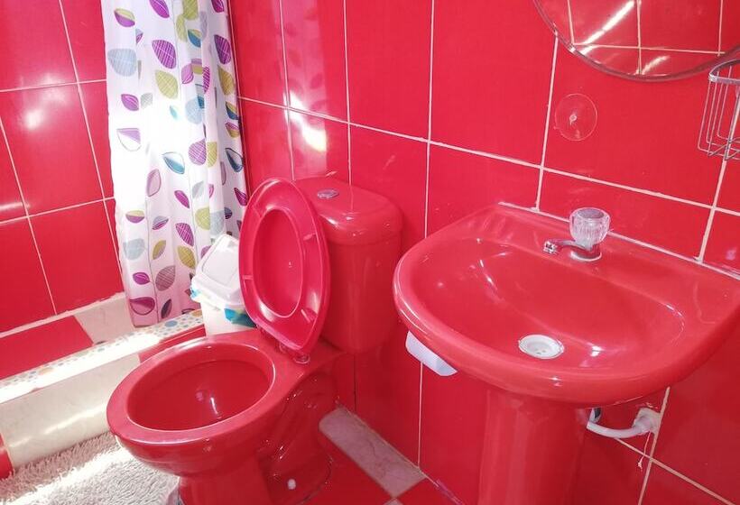 Hotel Hospedaje Cueva Beach