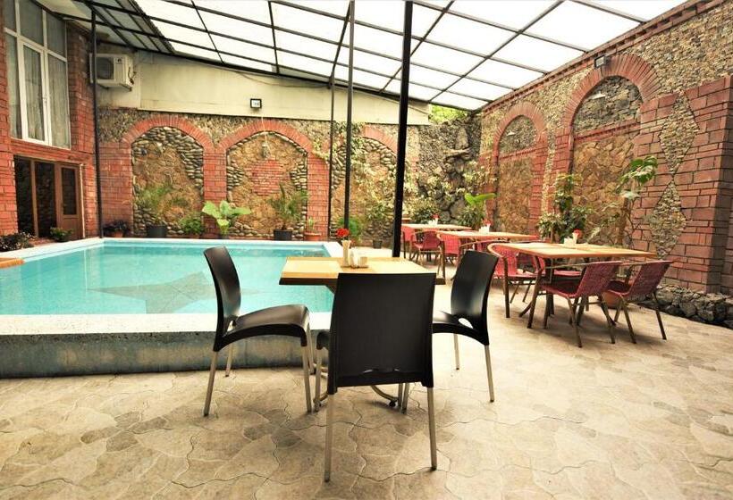 Kazbegi Hotel Batumi