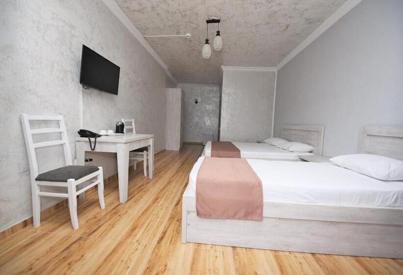 Kazbegi Hotel Batumi