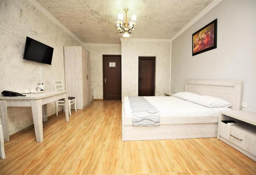 Kazbegi Hotel Batumi