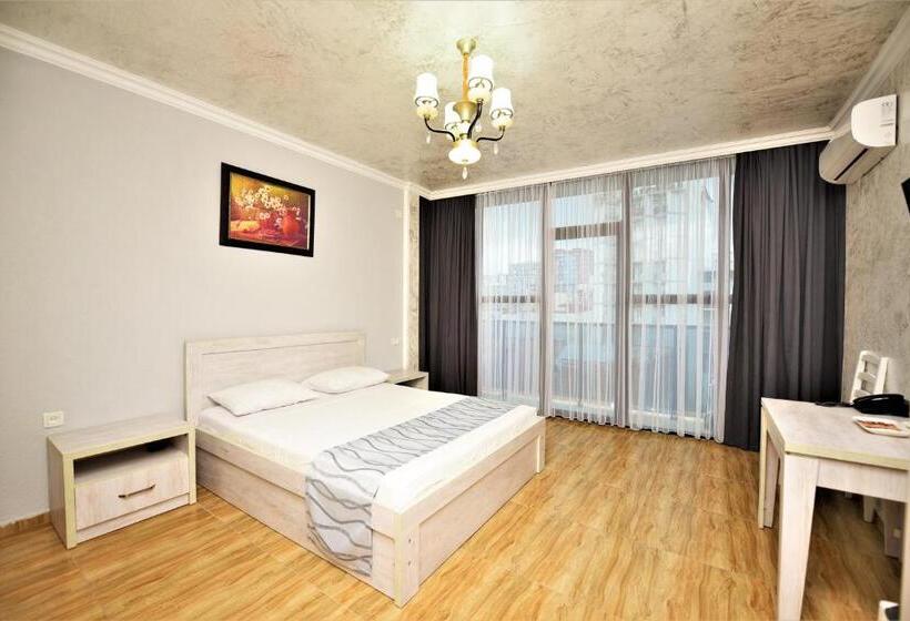 Kazbegi Hotel Batumi