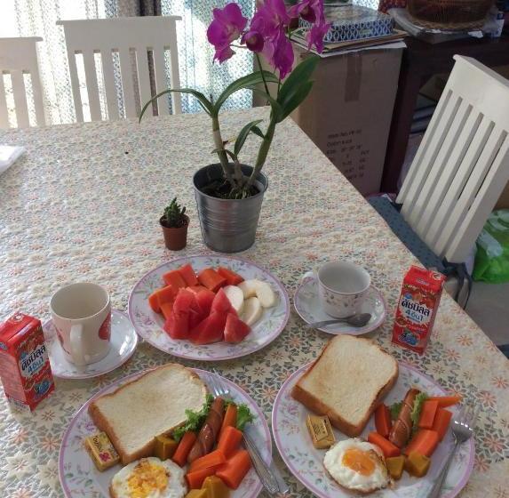 مُتل Sorn Waree Home Place