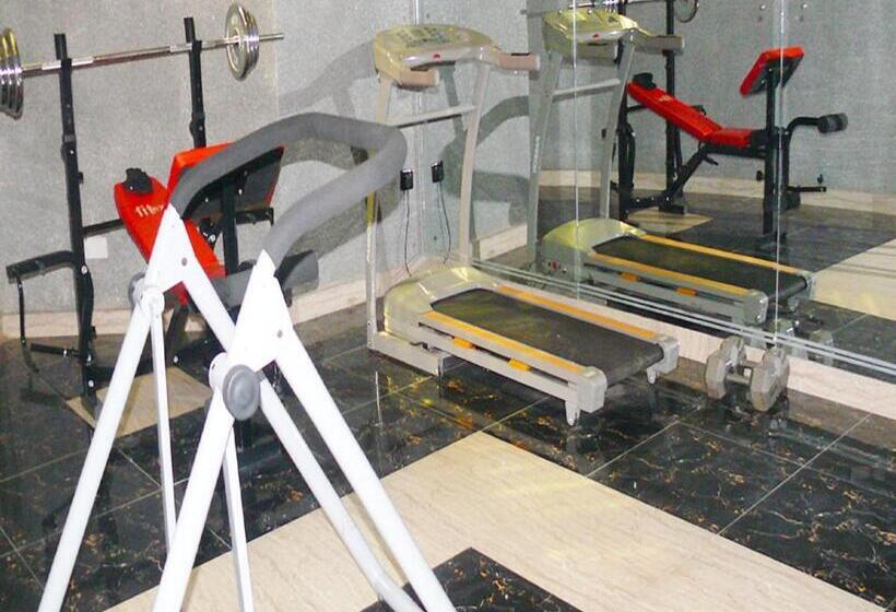 Presken Hotel At International Airport Road