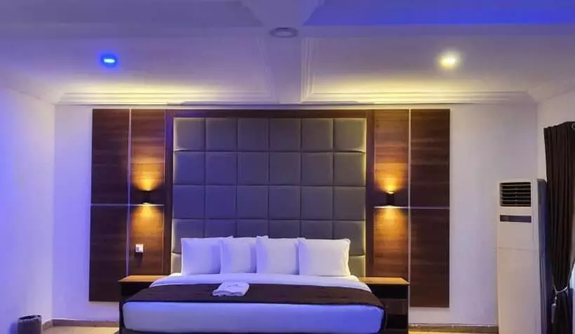 Presken Hotel At International Airport Road