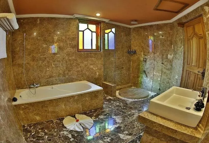 Resort Ananta Bagan
