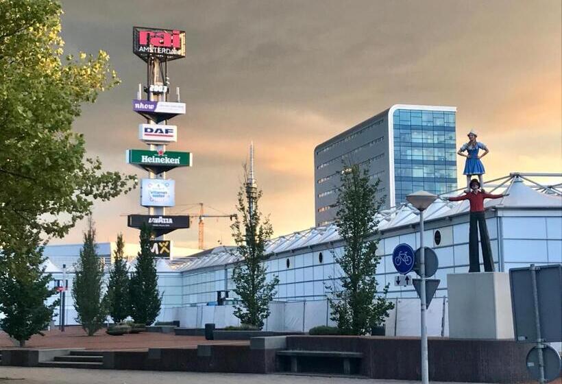 Authentic Amsterdam Bed And Breakfast Rai