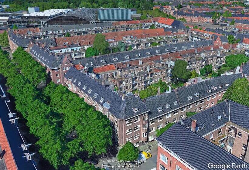 Authentic Amsterdam Bed And Breakfast Rai