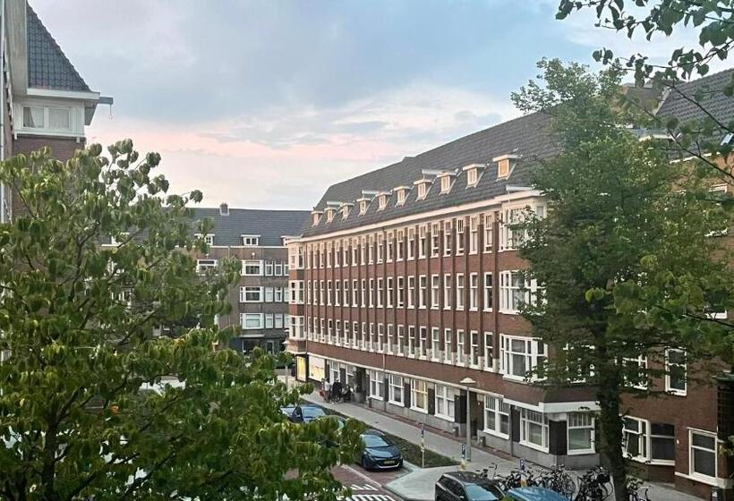 Authentic Amsterdam Bed And Breakfast Rai