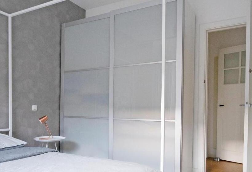 Authentic Amsterdam Bed And Breakfast Rai