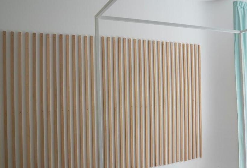 Authentic Amsterdam Bed And Breakfast Rai