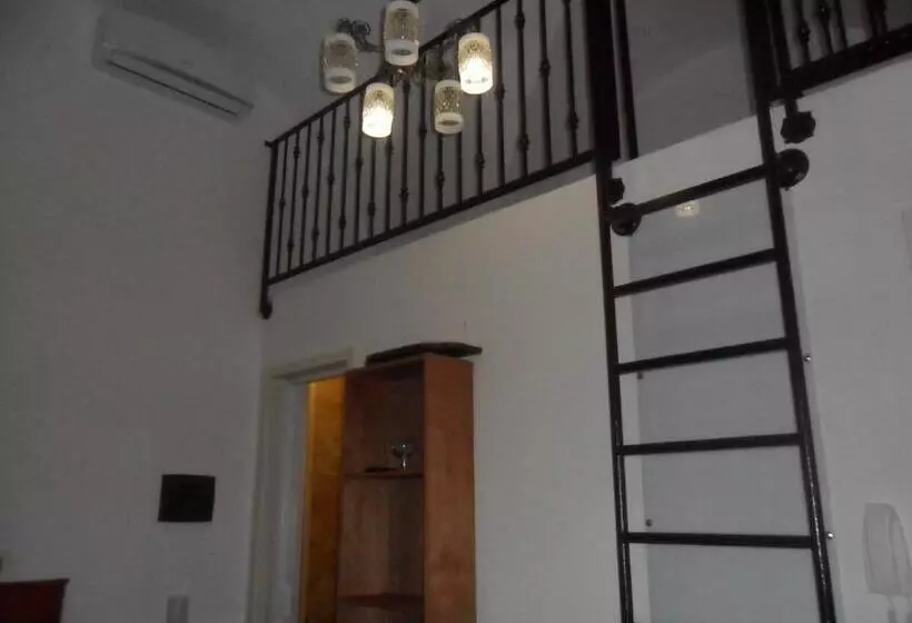 Aamiaismajoitus (B&B) La Stanza Alternativa