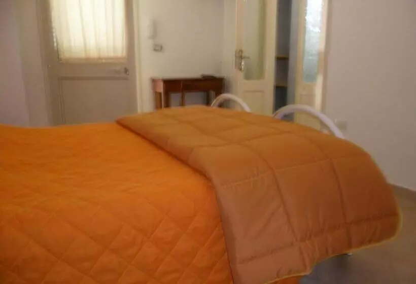 Aamiaismajoitus (B&B) La Stanza Alternativa