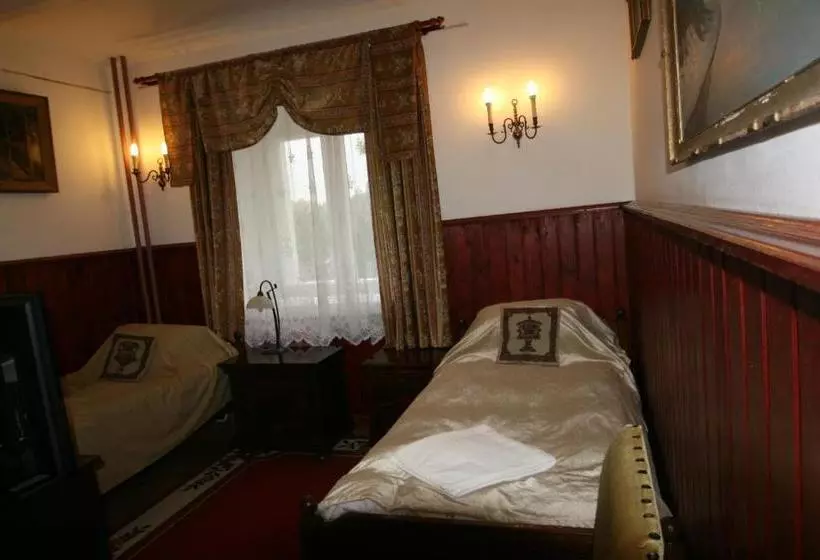هتل Cantervilla Castle