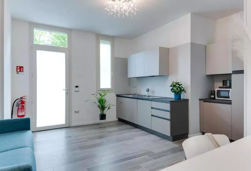 هتل Elegance Suite Apartments