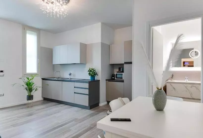 هتل Elegance Suite Apartments