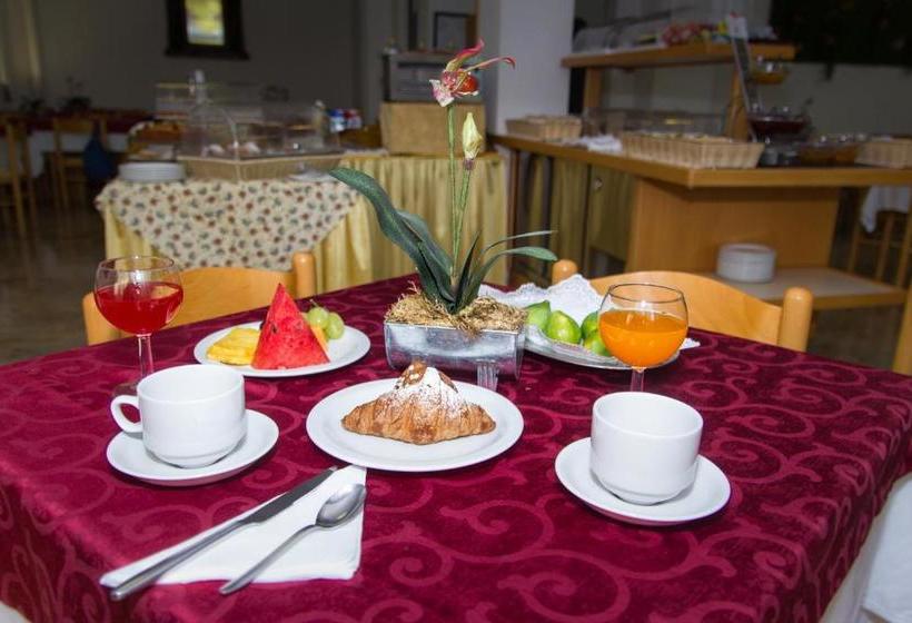 בית מלון כפרי Trianon