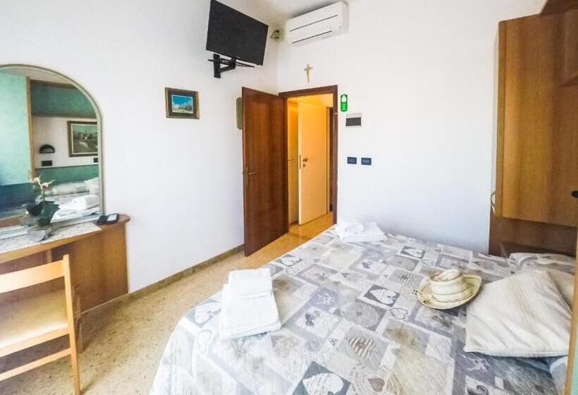 בית מלון כפרי Trianon