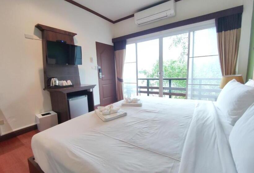 리조트 Baantip Suantong