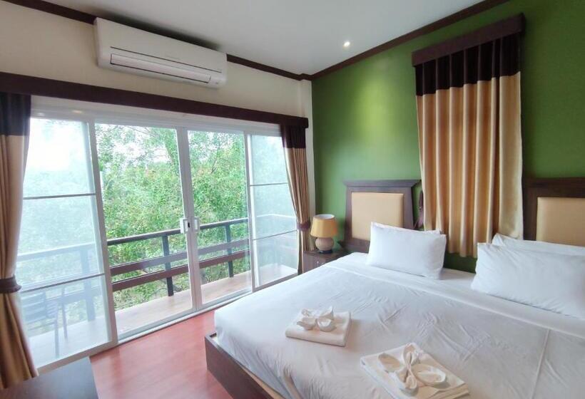 리조트 Baantip Suantong