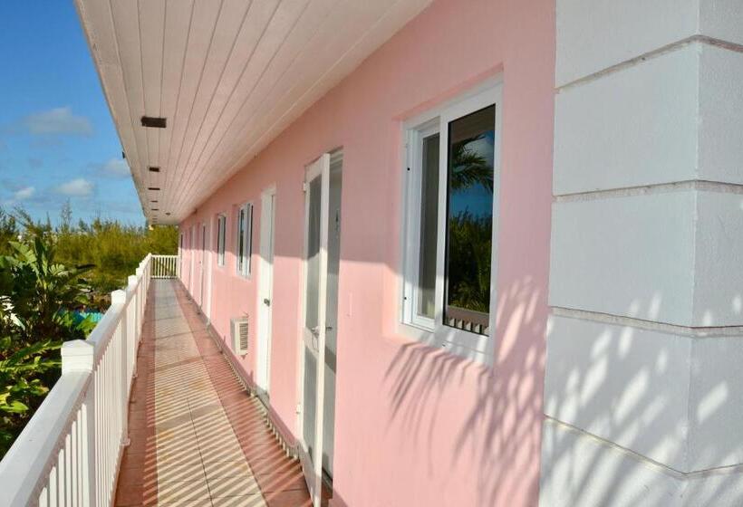 استراحتگاه Waterway Condos