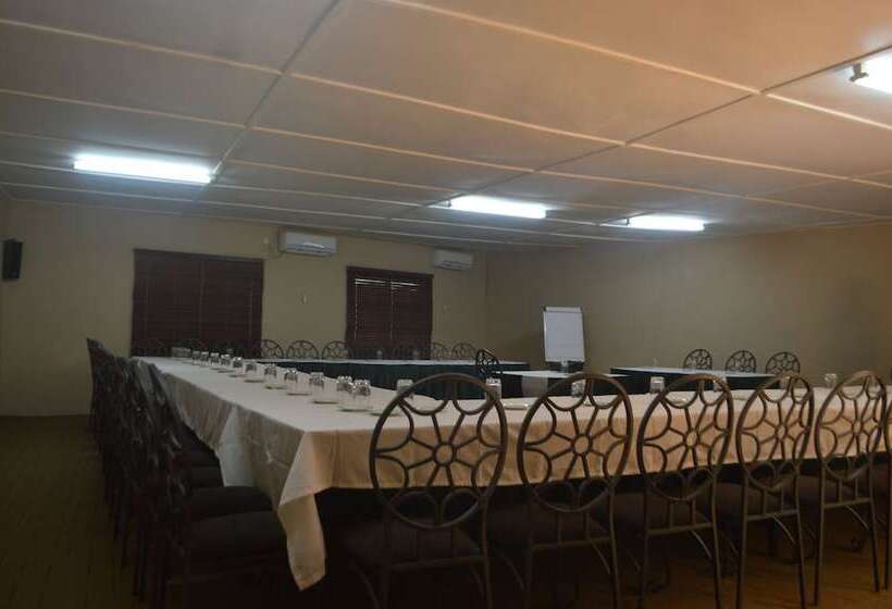 هتل Sindola Safari Lodge