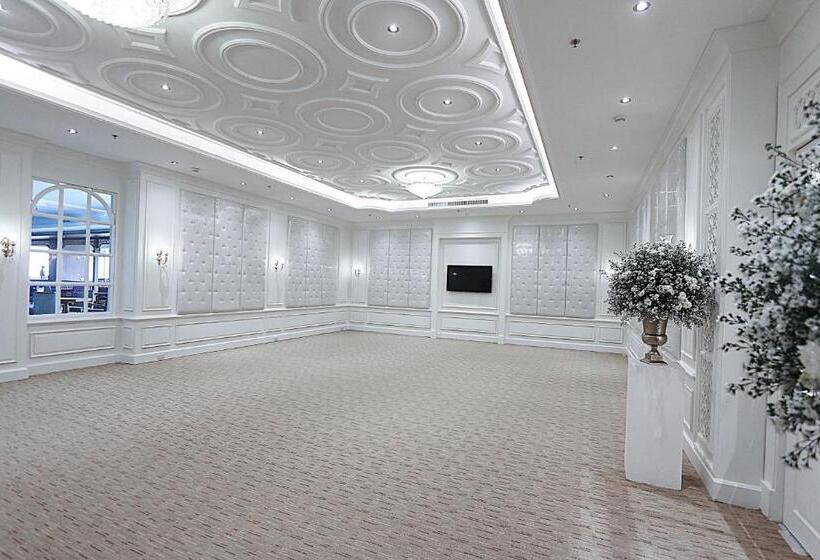 هتل The Empress Premier Chiang Mai Sha Extra Plus