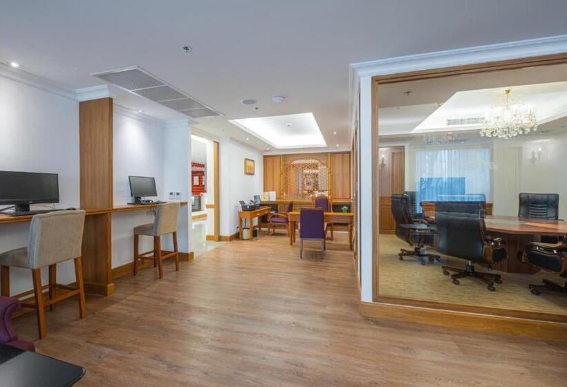 هتل The Empress Premier Chiang Mai Sha Extra Plus