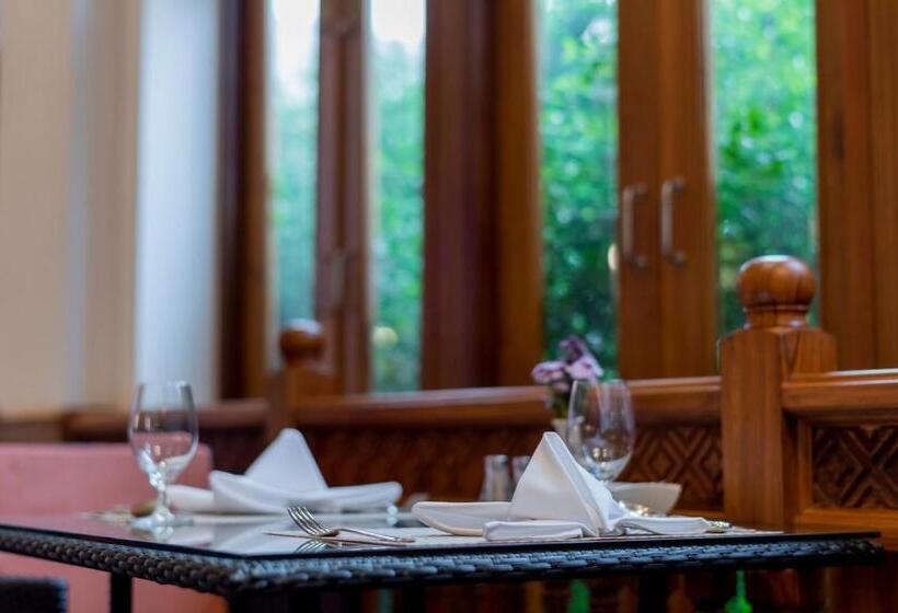 هتل The Empress Premier Chiang Mai Sha Extra Plus