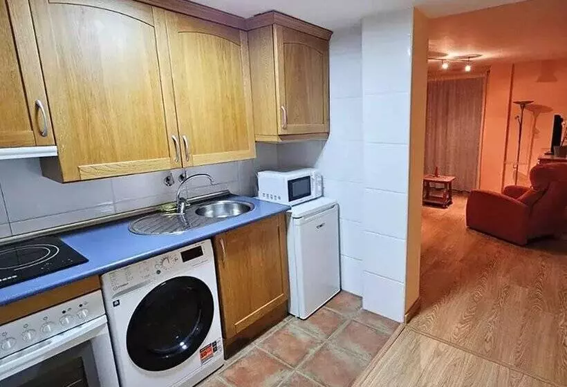 Apartamentos Canfranc Pueblo 3000