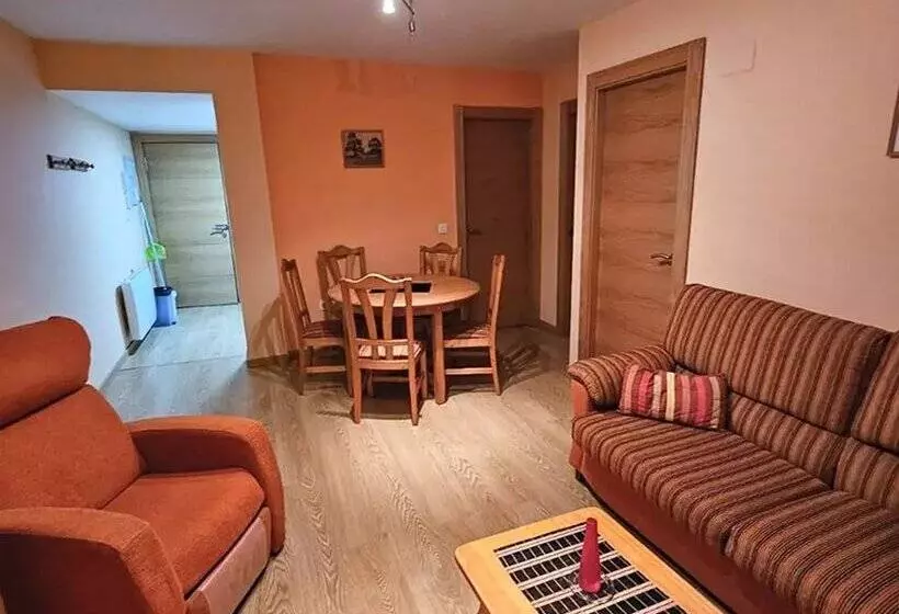 Apartamentos Canfranc Pueblo 3000