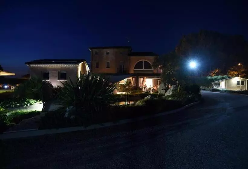 ベッドアンドブレックファースト Agrialloggi La Palazzina