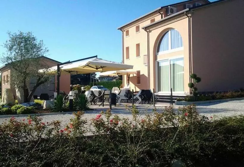 ベッドアンドブレックファースト Agrialloggi La Palazzina