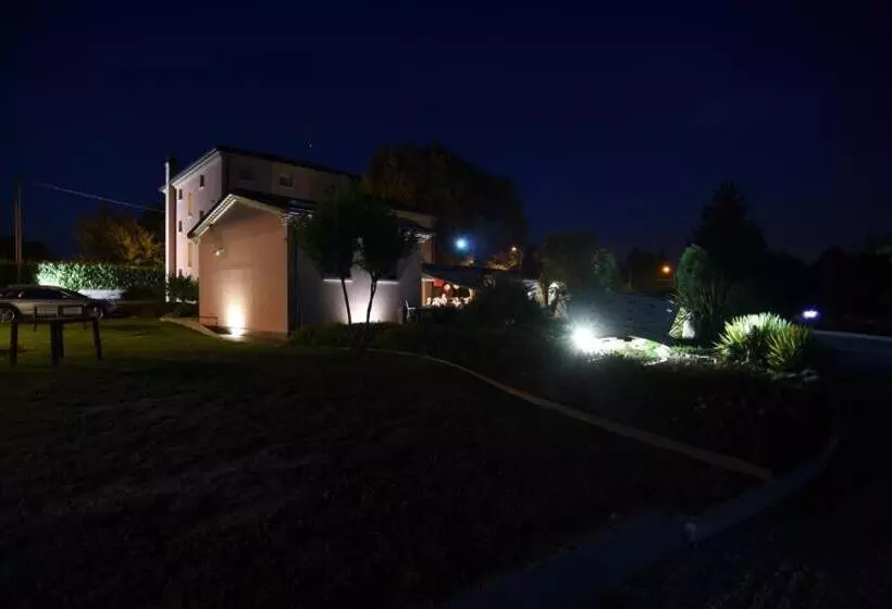 ベッドアンドブレックファースト Agrialloggi La Palazzina