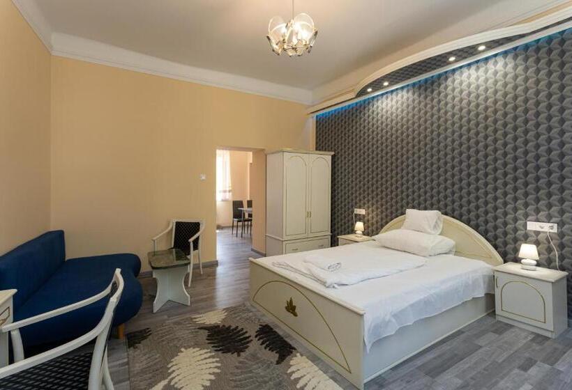 مبيت وإفطار Illés