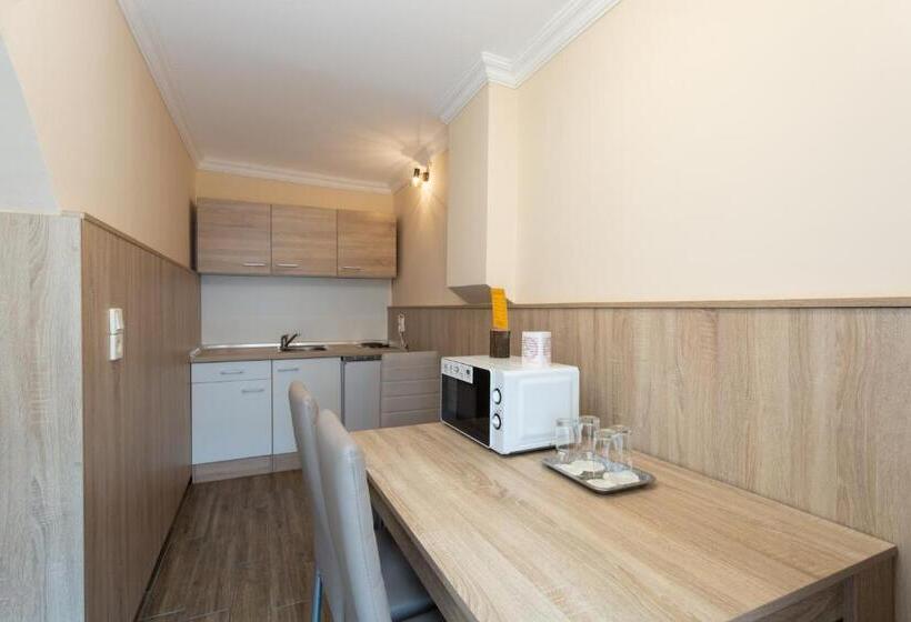 مبيت وإفطار Illés